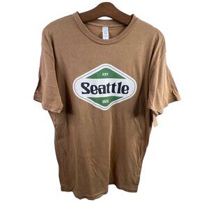 Seattle Short Sleeve Mens Medium Crewneck Tan Brown Graphic T-Shirt Cotton NEW